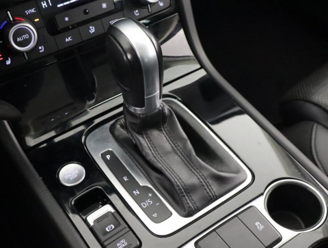 Volkswagen Touareg  3.0 TDI 