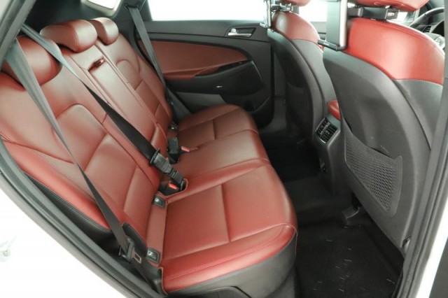 Hyundai Tucson  2.0 CRDi 