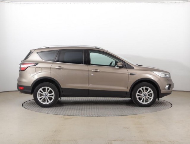 Ford Kuga  1.5 EcoBoost Titanium