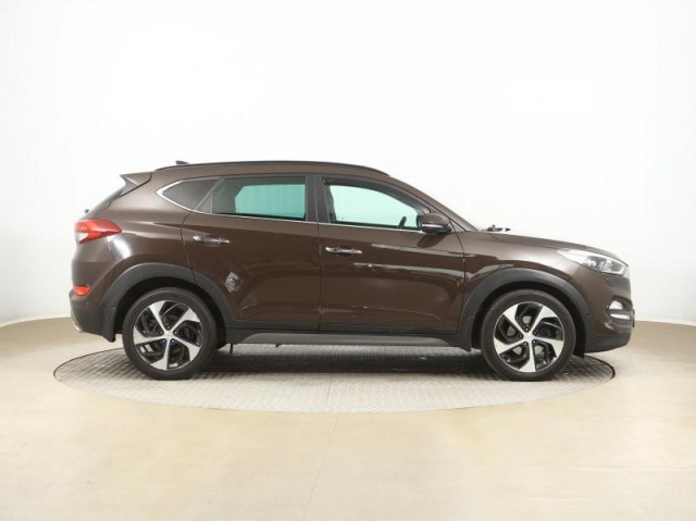 Hyundai Tucson  2.0 CRDi 