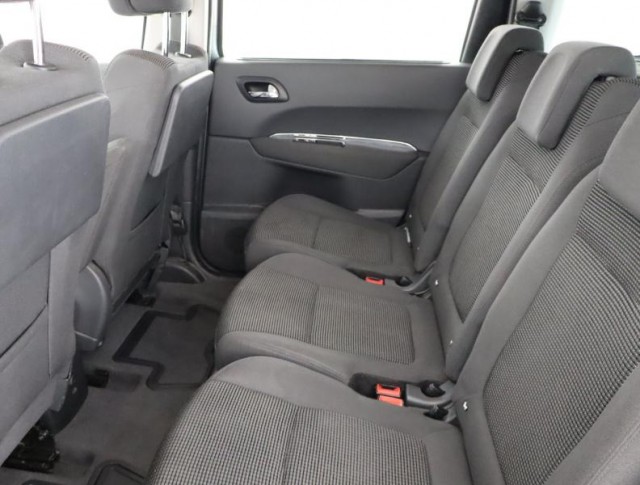 Peugeot 5008  1.6 THP Access