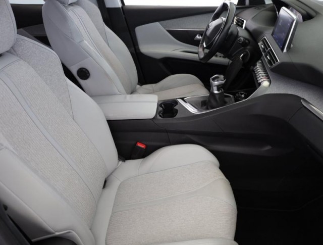 Peugeot 3008  1.2 PureTech 