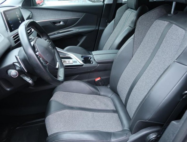 Peugeot 5008  PureTech 130 