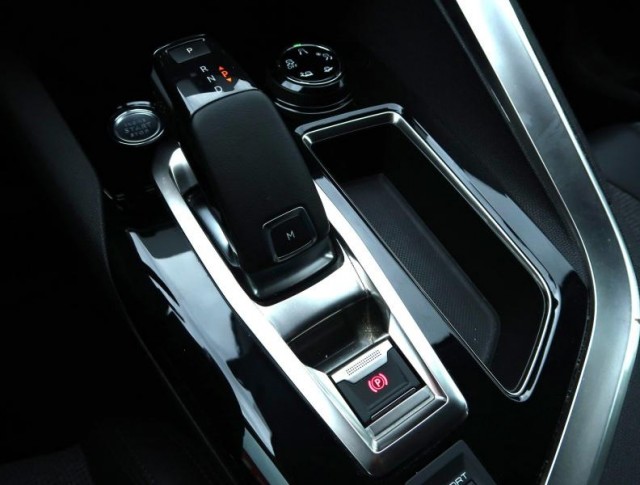 Peugeot 5008  PureTech 130 