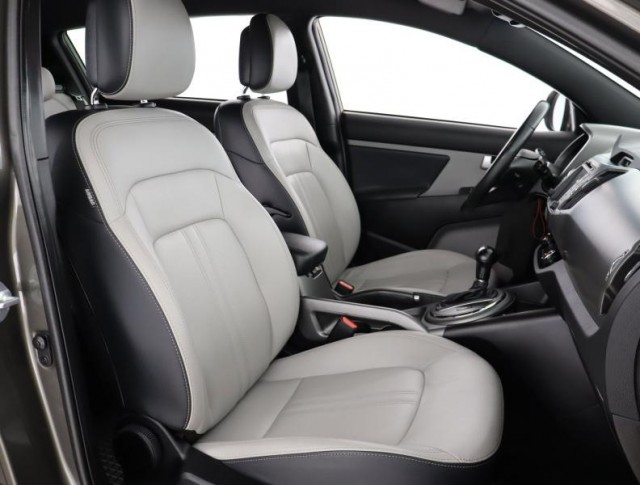 Kia Sportage  2.0 CRDi 