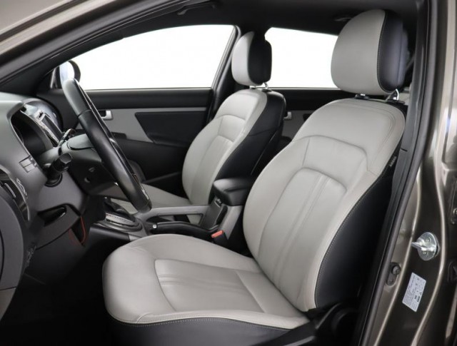 Kia Sportage  2.0 CRDi 