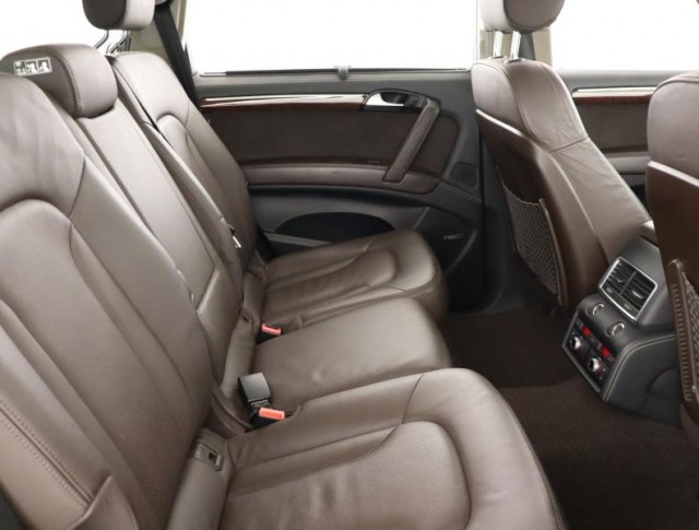 Audi Q7  3.0 TDI S-Line