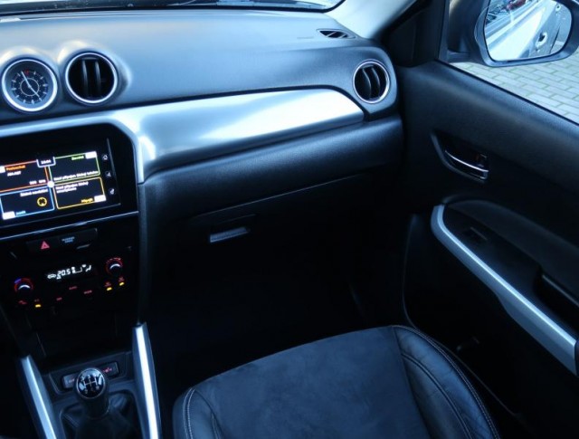 Suzuki Vitara  1.6 VVT Elegance