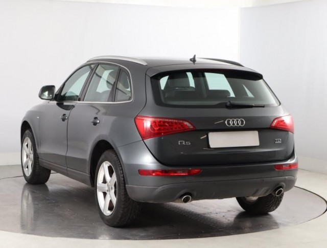 Audi Q5  3.0 TDI S line