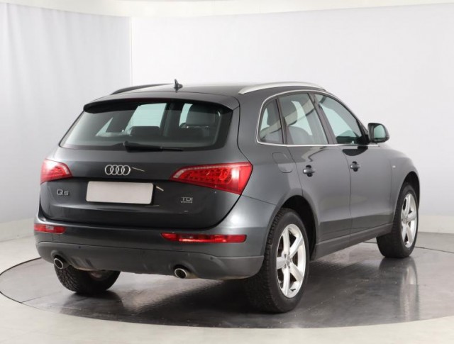 Audi Q5  3.0 TDI S line