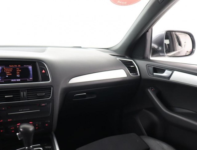 Audi Q5  3.0 TDI S line
