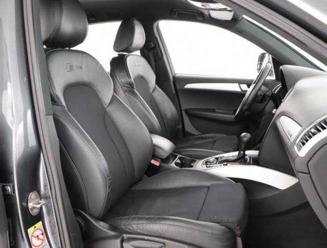 Audi Q5  3.0 TDI S line