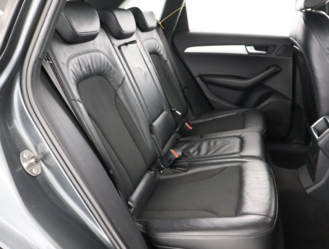 Audi Q5  3.0 TDI S line