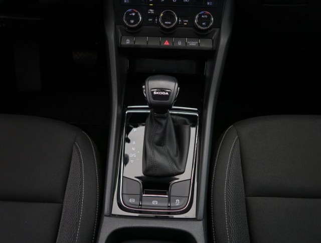 Škoda Karoq  1.5 TSI 