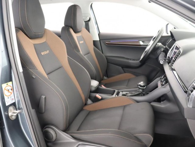 Škoda Karoq  1.5 TSI 