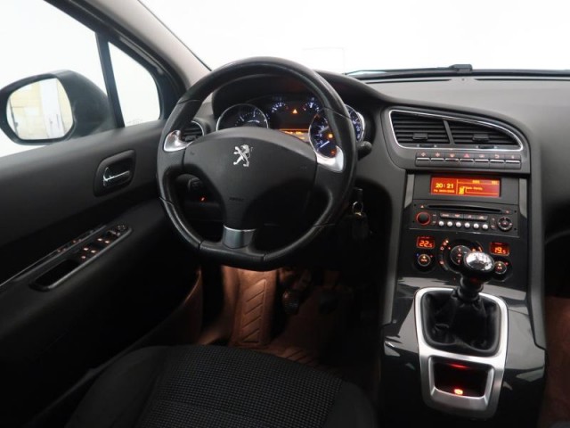Peugeot 5008  2.0 BlueHDi 