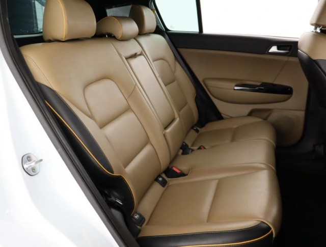 Kia Sportage  2.0 CRDi 