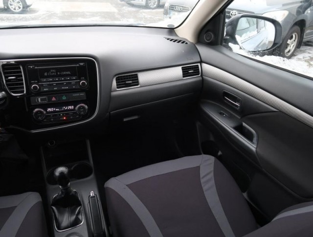 Mitsubishi Outlander  2.2 DI-D 