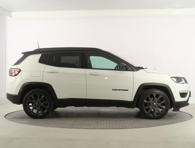 Jeep Compass  1.3 T-GDI Sport