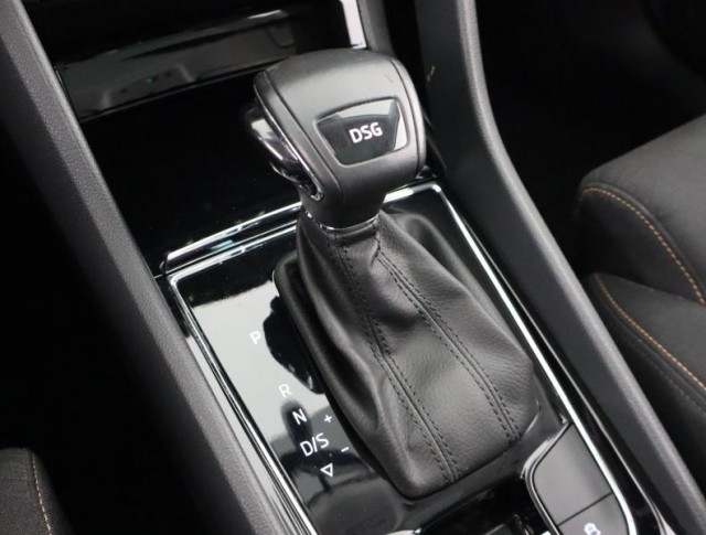 Škoda Karoq  1.5 TSI 