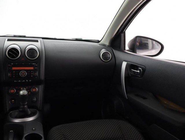 Nissan Qashqai  2.0 dCi 