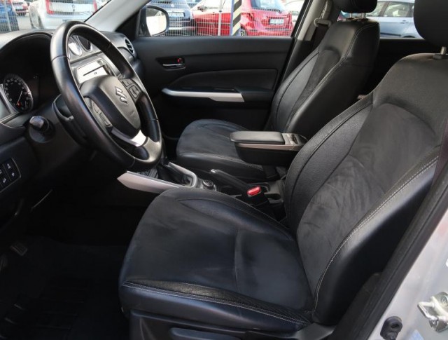 Suzuki Vitara  1.6 VVT Elegance