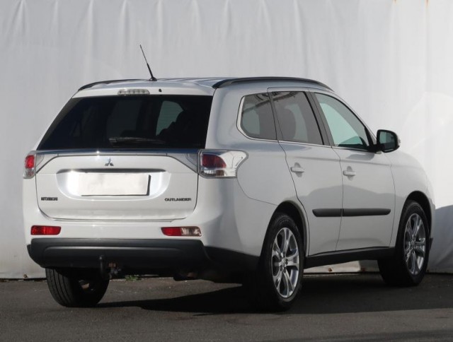 Mitsubishi Outlander  2.2 DI-D 
