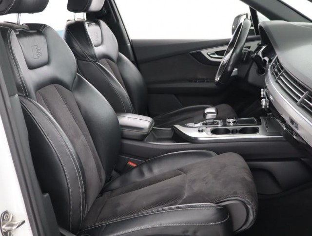 Audi Q7  3.0 TDI S-Line