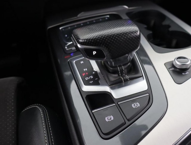 Audi Q7  3.0 TDI S-Line