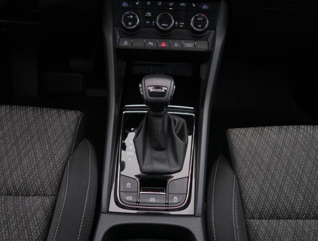 Škoda Karoq  1.5 TSI Style Plus