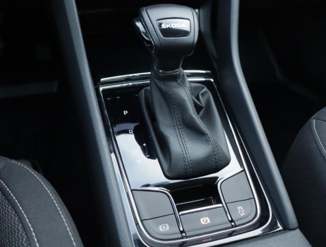 Škoda Karoq  1.5 TSI Fresh