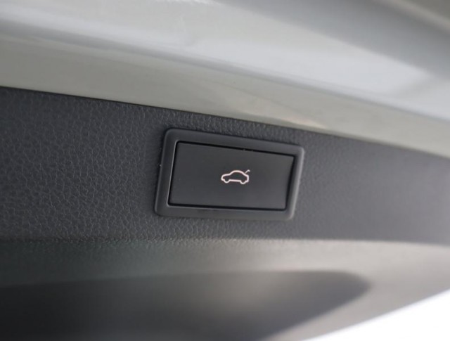 Škoda Karoq  1.5 TSI Fresh