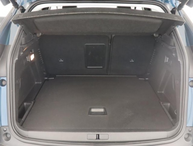 Peugeot 3008  1.5 BlueHDi Allure Business