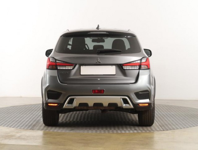 Mitsubishi ASX  2.0 MIVEC Intense