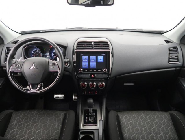 Mitsubishi ASX  2.0 MIVEC Intense