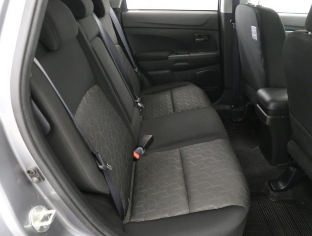 Mitsubishi ASX  2.0 MIVEC Intense