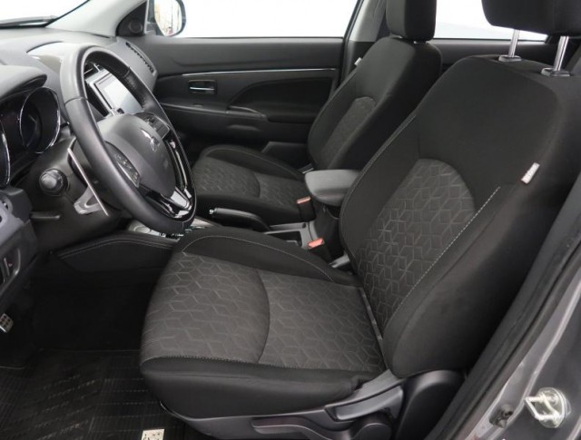 Mitsubishi ASX  2.0 MIVEC Intense