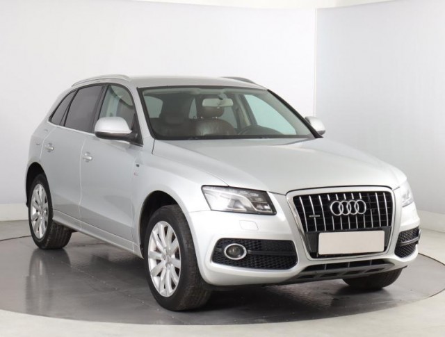 Audi Q5  3.2 FSI 