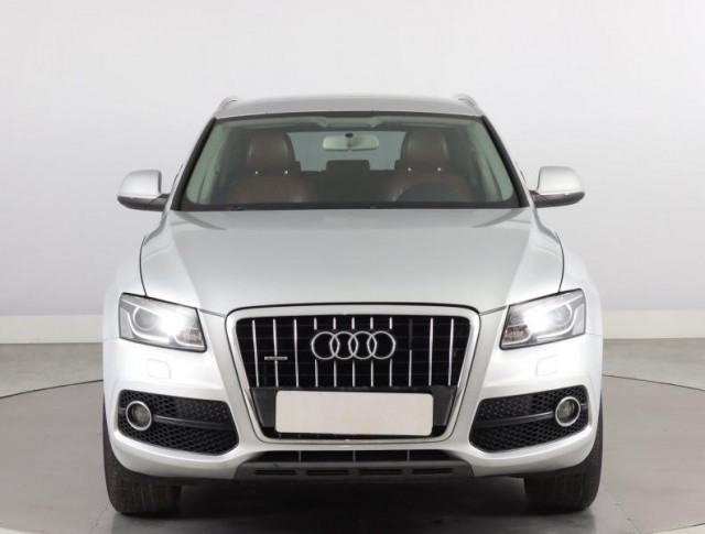 Audi Q5  3.2 FSI 
