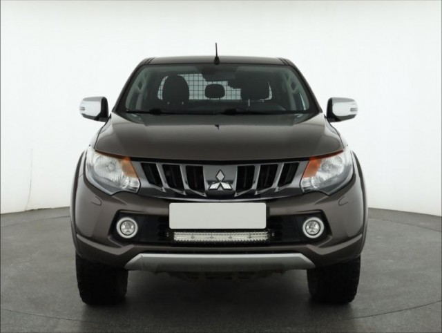 Mitsubishi L200  2.4 DI-D Invite