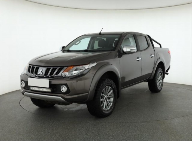 Mitsubishi L200  2.4 DI-D Invite