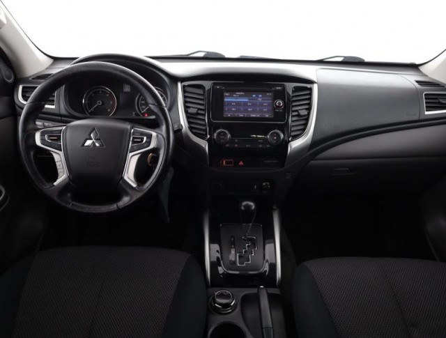 Mitsubishi L200  2.4 DI-D Invite