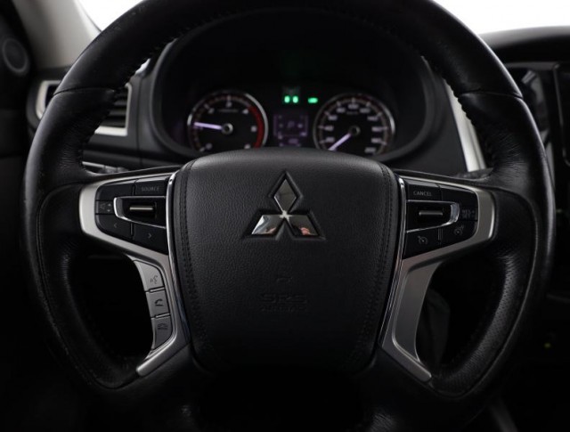 Mitsubishi L200  2.4 DI-D Invite