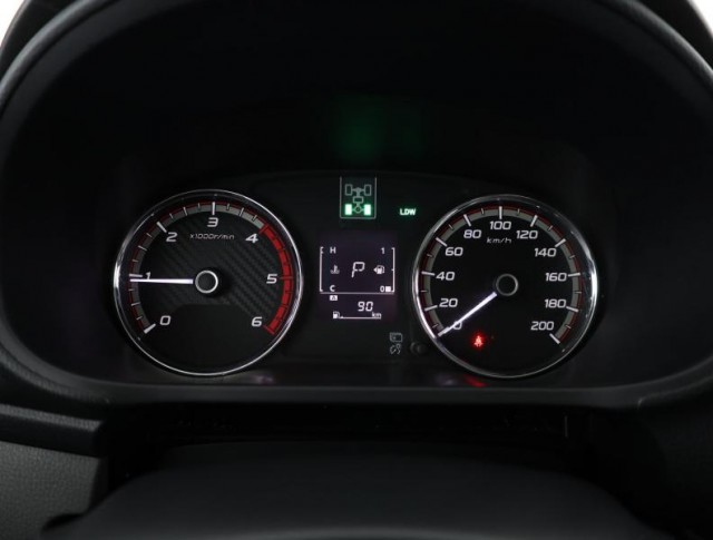 Mitsubishi L200  2.4 DI-D Invite