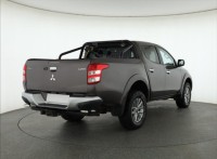 Mitsubishi L200  2.4 DI-D Invite