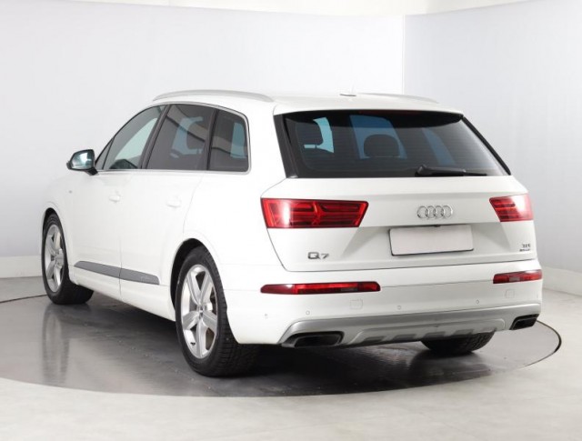 Audi Q7  3.0 TDI S-Line