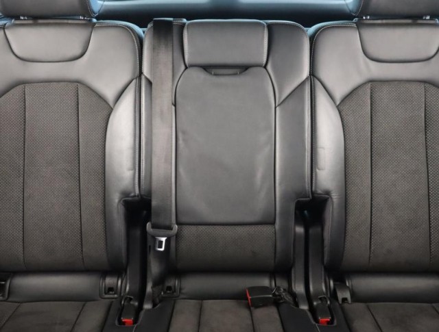 Audi Q7  3.0 TDI S-Line