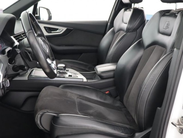 Audi Q7  3.0 TDI S-Line