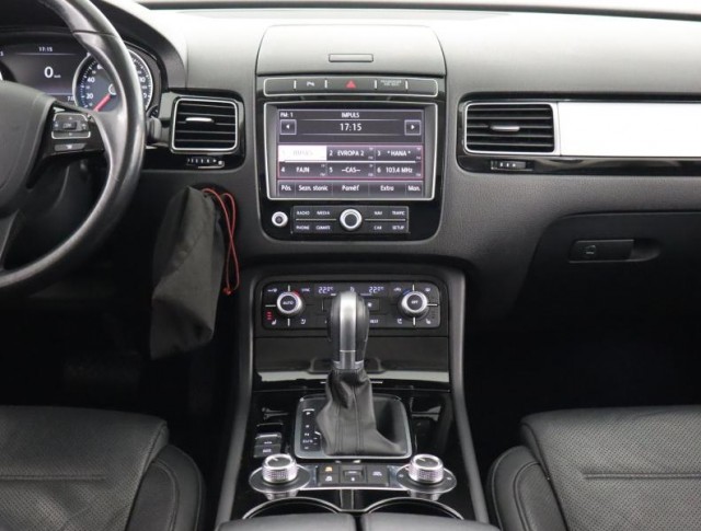 Volkswagen Touareg  3.0 TDI 