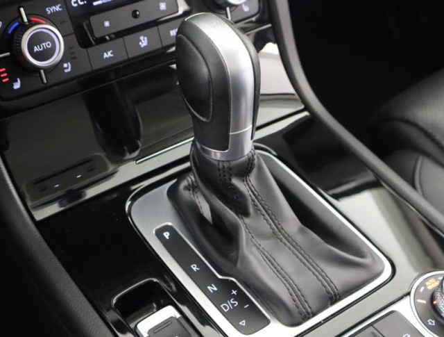 Volkswagen Touareg  3.0 TDI 